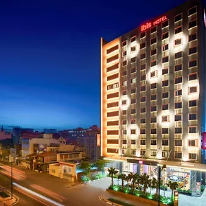https://ibis-saigon-airport.hotelsvungtau.com